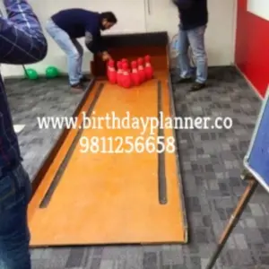 bowling alley game for party