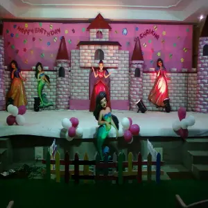 fashion theme party for college party