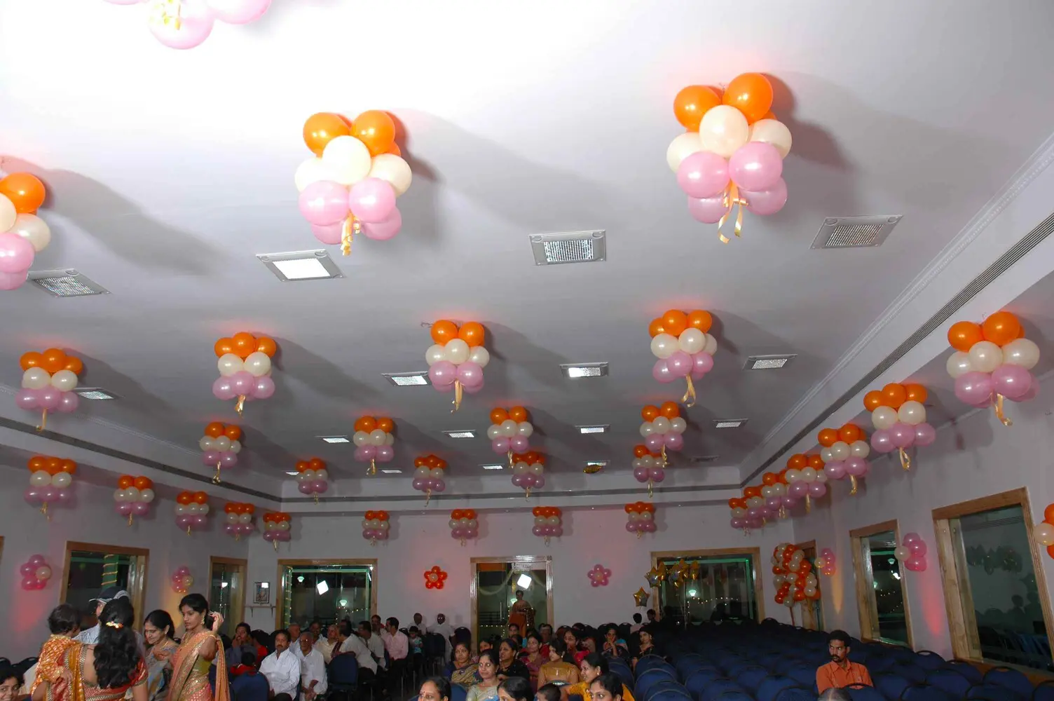 indoor-balloon-decoration indoor balloon decoration