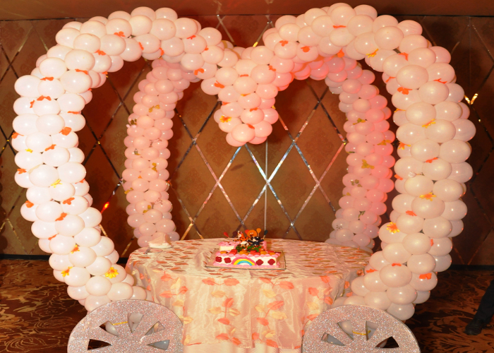 стол для торта на дне рождения