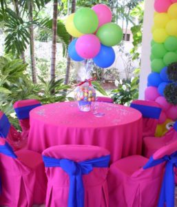 round table center piece ideas
