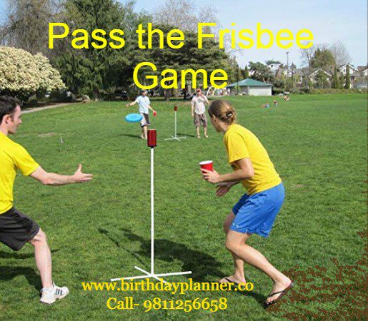 Pass the Frisbee Game