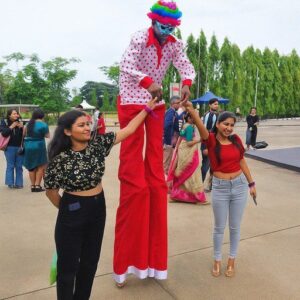 long man artist on rental