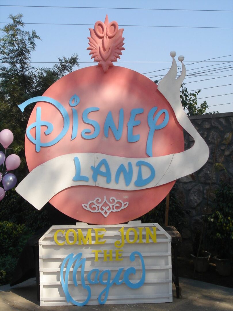 Disney friend theme party planner