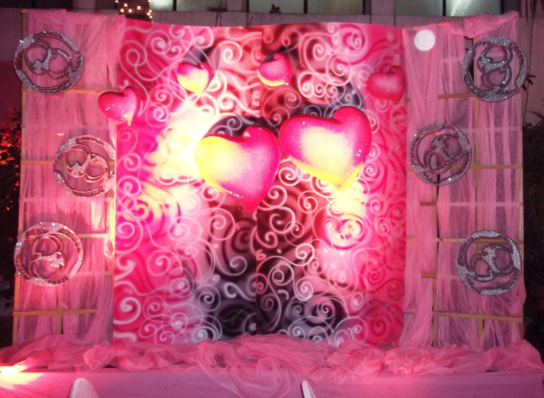 hire heart theme party