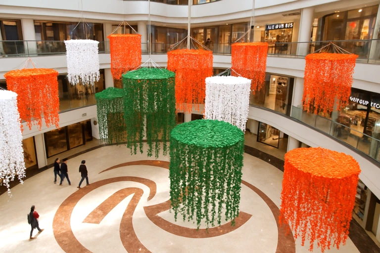 Independence day decoration idea for office