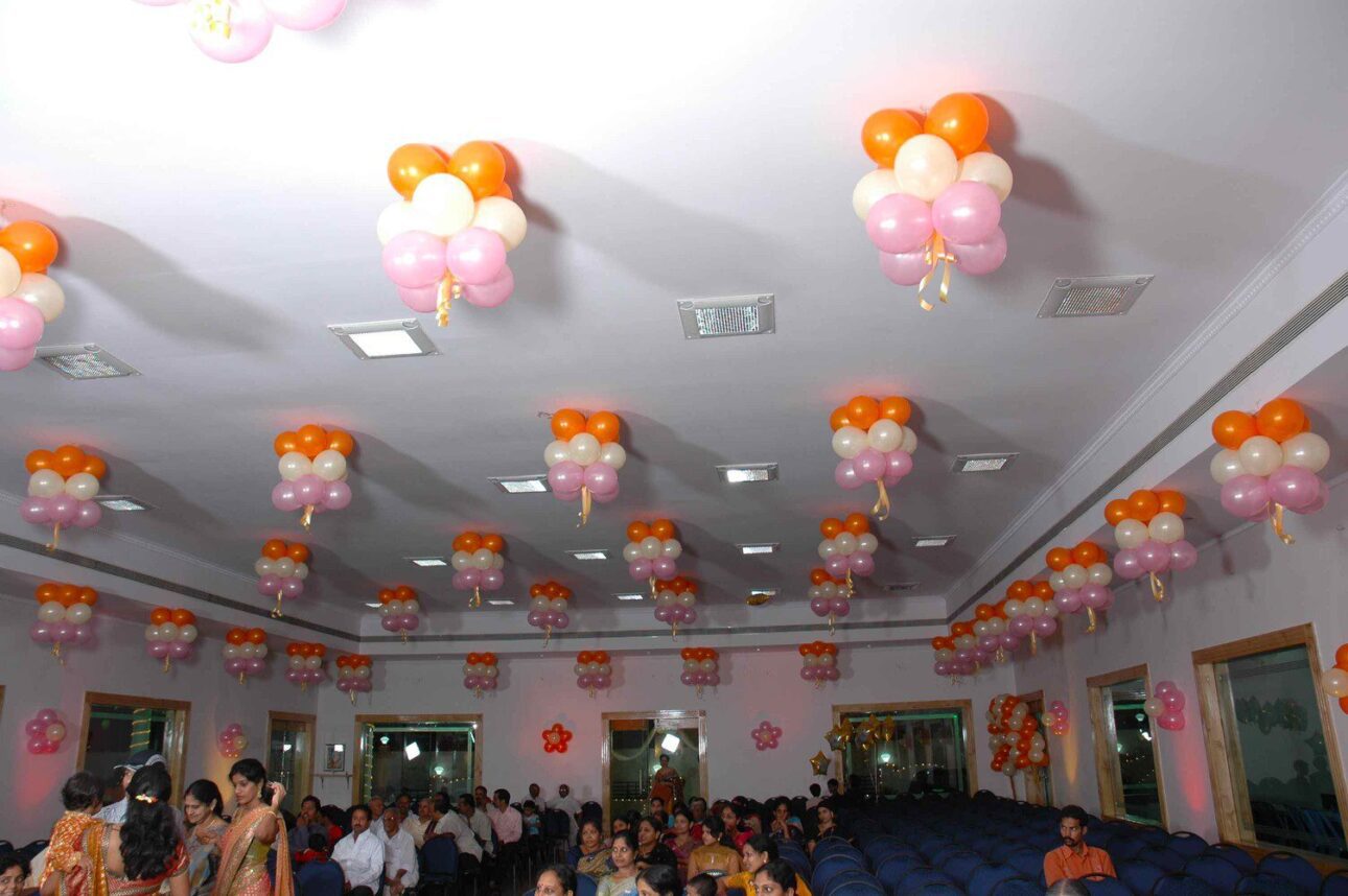 indoor balloon decoration