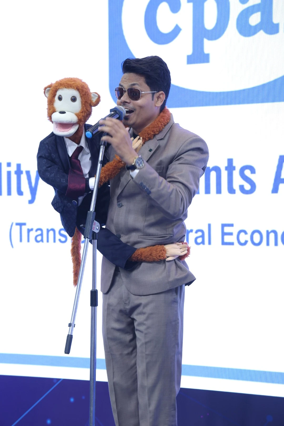 ventriloquist artist on rent