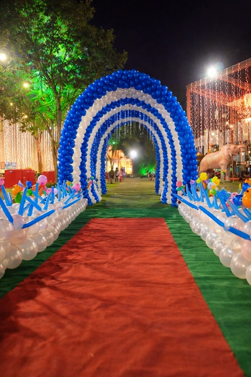 outdoor-balloon-decoration-for-birthday