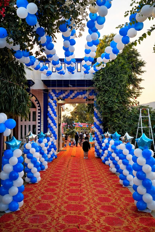 outdoor-balloon-decoration-for-rental
