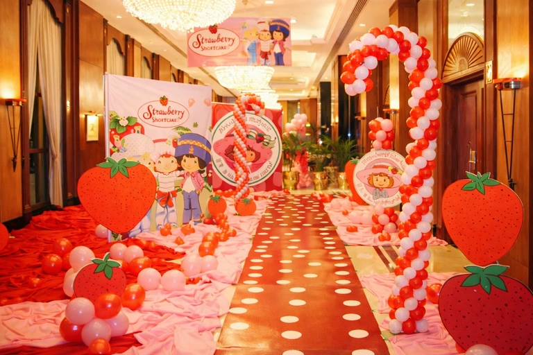 strawberry-shortcake-theme-party-planner