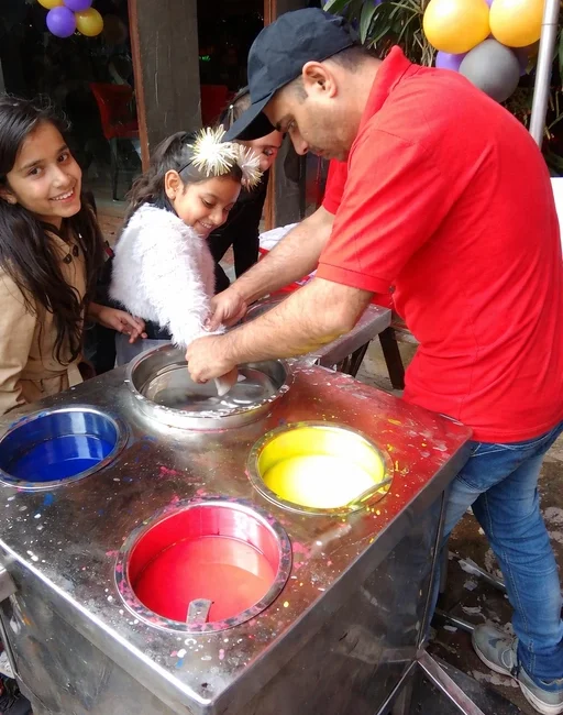 hire-wax-hand-artist